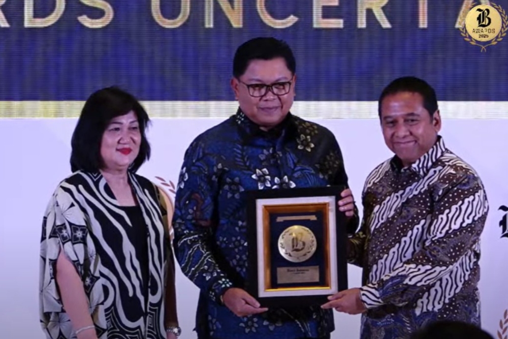  Dirut Bank Mandiri Darmawan Junaidi Raih CEO of The Year Bisnis Indonesia Awards 2025