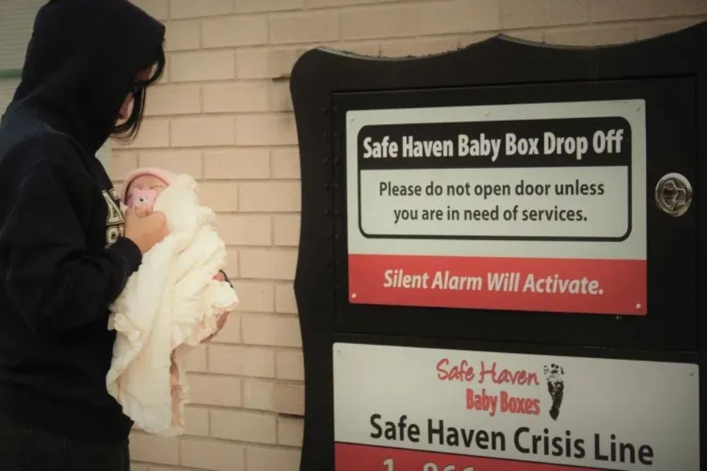  Safe Haven Baby Box, Kotak Ajaib Untuk Selamatkan Bayi