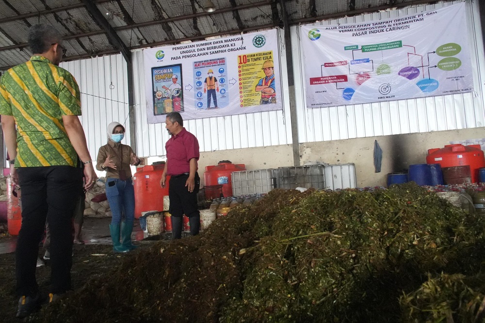  Disperindag Jabar Rutin Pantau Pengelolaan Sampah di Pasar Induk