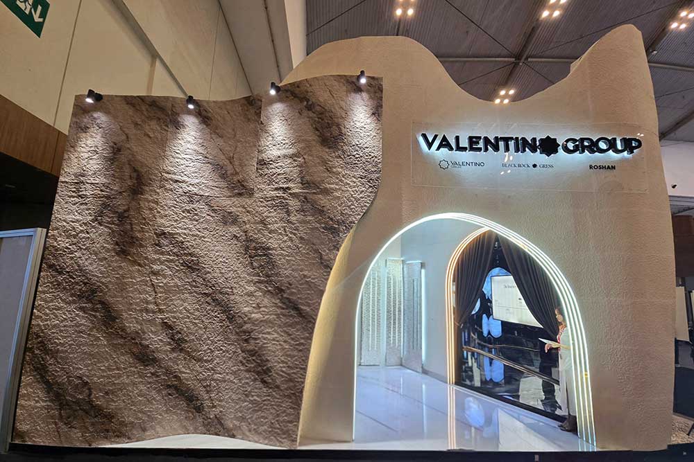  Valentino Group Pamerkan Transformasi Lewat Instalasi Seni The Form di Indonesia Building Technology 2025