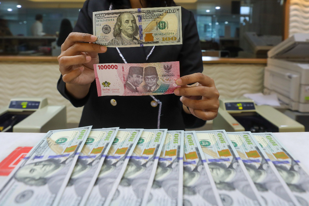  Dolar AS Melemah, Nilai Tukar Rupiah Ikut Tergelincir ke Level Rp16.221