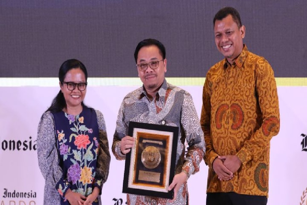  Bank Sulselbar Raih Penghargaan Bisnis Indonesia Awards 2025