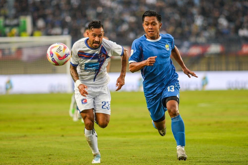 Pertandingan Persib Bandung vs Port FC di Piala Presiden 2025. Hasil Persib Vs Port FC: Gawang Maung Bandung Robek Lagi, Asnawi Bermain Apik./Antara