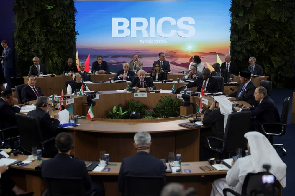 Para kepala negara anggota BRICS dalam pembukaan KTT di Rio de Janeiro, Brasil pada Minggu (6/7/2025)./Reuters-Ricardo Moraes