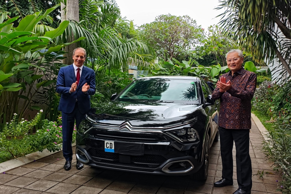  Kedubes Prancis Resmi Pakai Citroen E-C4 Rp1,2 Miliar untuk Mobil Dinas