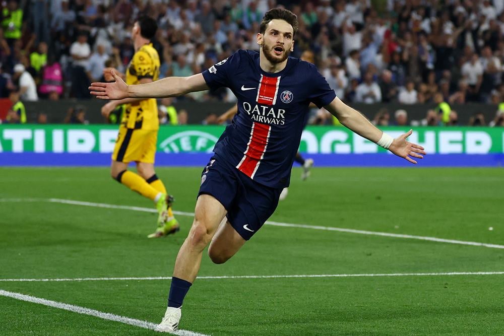 Penyerang sayap Paris Saint Germain (PSG) Khvicha Kvaratskhelia.
