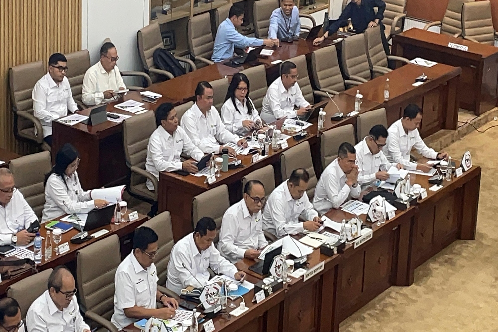 Menteri Koperasi (Menkop) Budi Arie Setiadi dalam Rapat Kerja (Raker) Komisi VI DPR di Kompleks Senayan, Jakarta, Rabu (9/7/2025). —Bisnis/Rika Anggraeni
