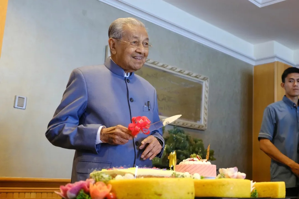  Intip Rahasia Mantan Perdana Menteri Malaysia Mahathir Mohamad Masih Aktif di Usia 100 Tahun