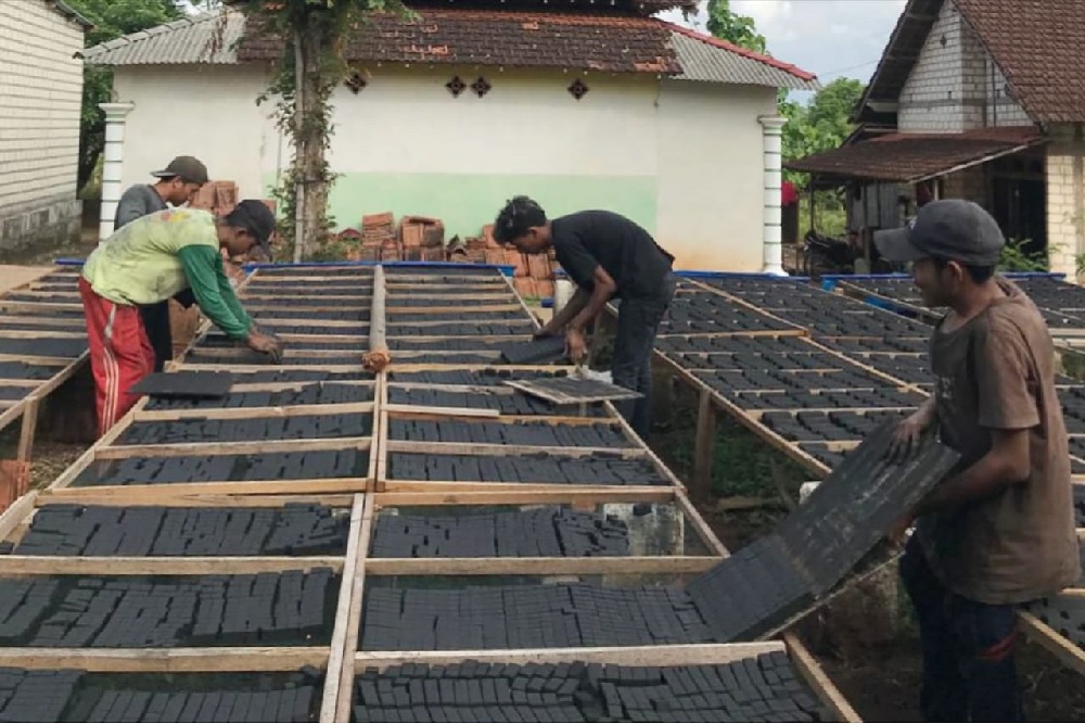  Perkuat Keberlanjutan Lingkungan, Pertamina Luncurkan Eco-Briket di Tuban