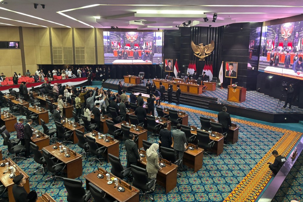  Berebut Curhat ke Rano Karno, Rapat Paripurna DPRD Jakarta 'Dihujani' Interupsi