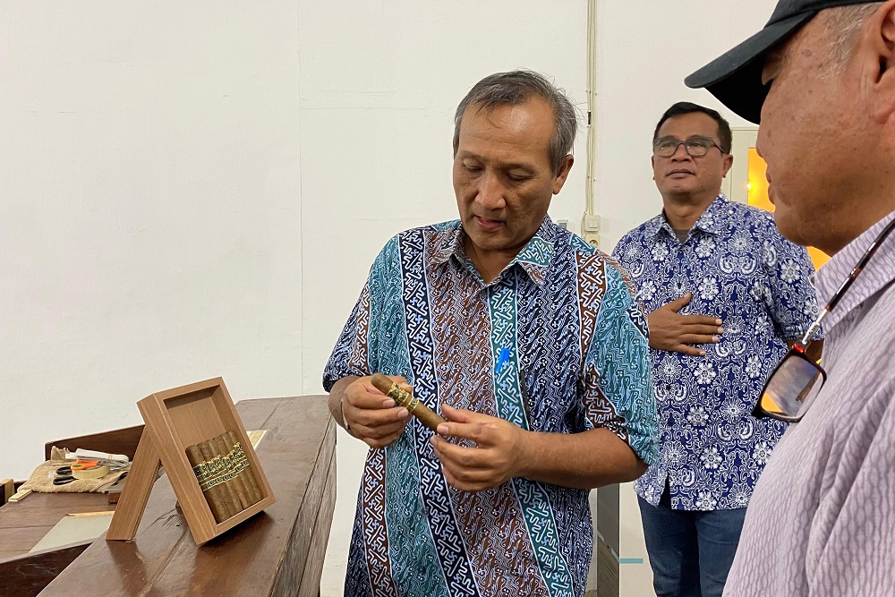  Pabrik Cerutu Tembakau Deli Resmi Beroperasi di Deli Serdang