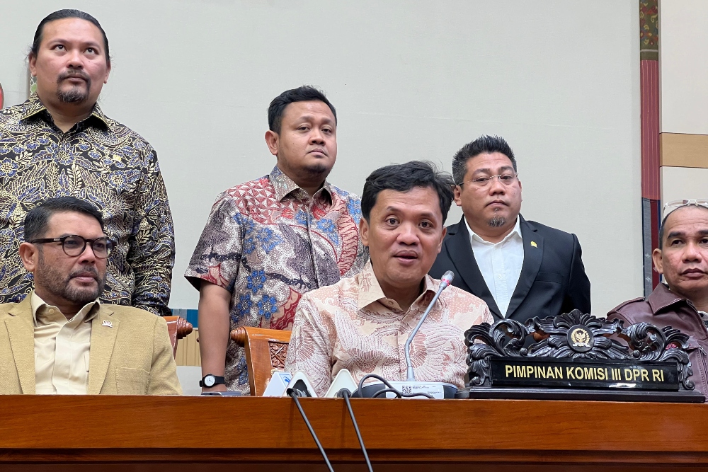  Habiburokhman Pastikan Draf RUU KUHAP Tak Hilang dari Website DPR