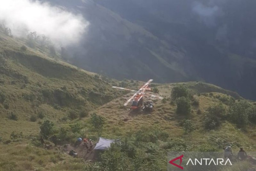  Pendaki Asal Belanda Dilaporkan Jatuh di Gunung Rinjani, Tim SAR Terjunkan Helikopter