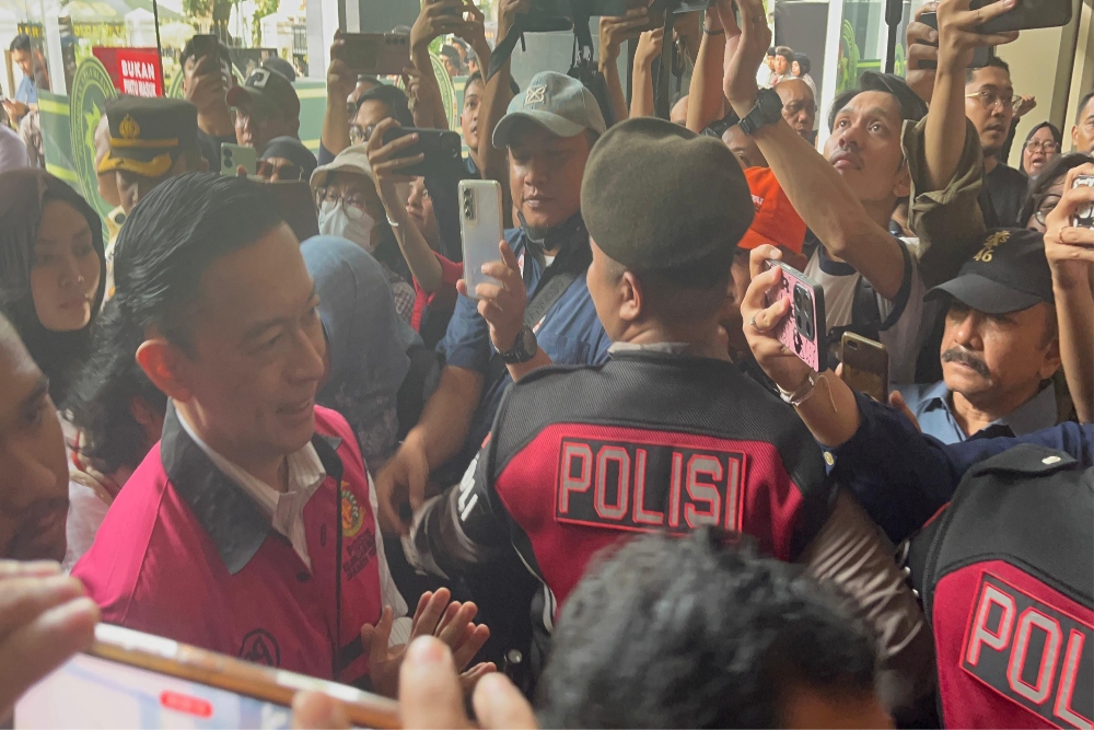  Riuh Pendukung Jelang Putusan Kasus Impor Gula: Bebaskan Tom Lembong!