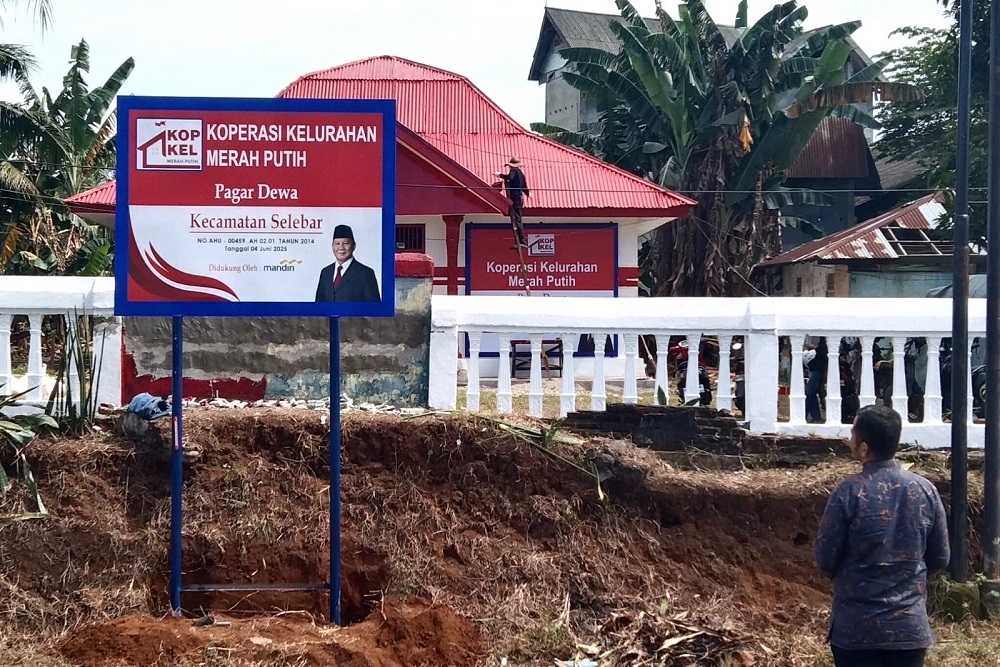  Bank Mandiri Dukung Ekonomi Desa Lewat Koperasi Merah Putih
