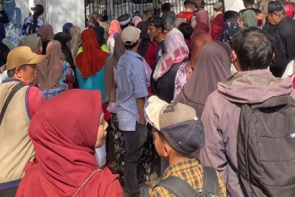  Warga Masih Menyemut di Lapangan Otista Garut Usai Tragedi Pesta Pernikahan Anak Gubernur