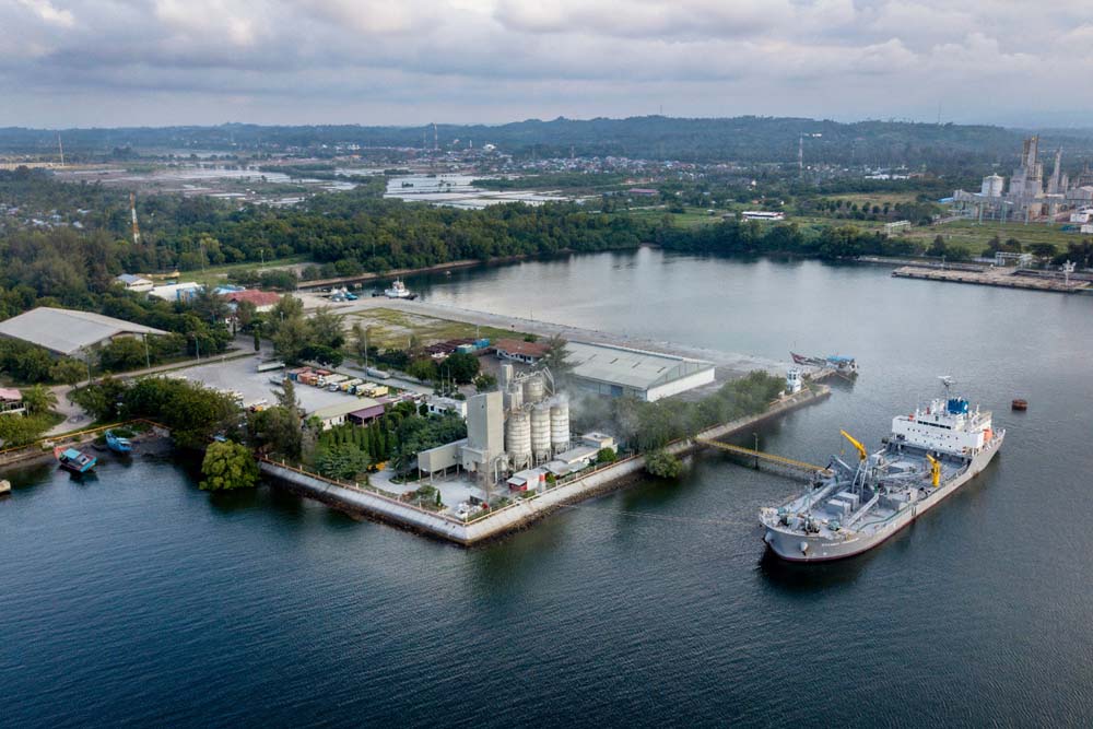  Pelindo Catat Arus Logistik di Pelabuhan Tanjung Emas Meningkat 9% pada Semester I/2025