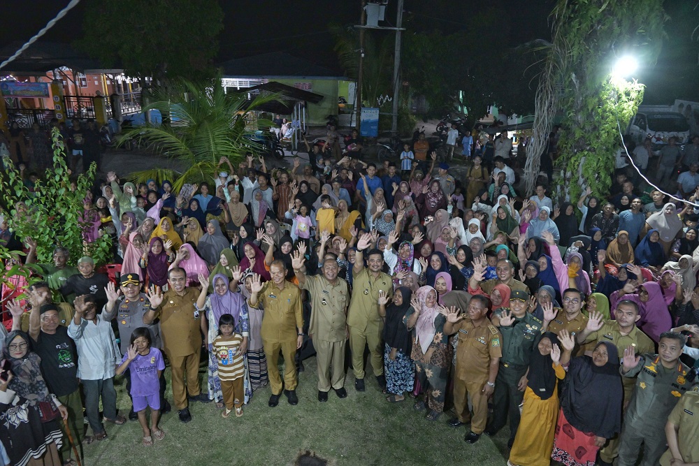  Kunjungi Pulau Kampai, Bobby Segera Bangun Puskesmas dan Dermaga di Sana