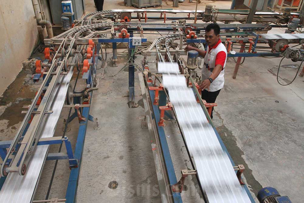  Arwana Citramulia (ARNA) Cetak Penjualan Rp1,42 Triliun Semester I/2025