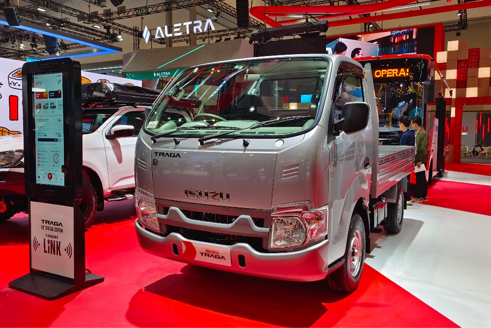  Optimisme Isuzu Gairahkan Lagi Pasar Otomotif Lewat Ekspor Traga