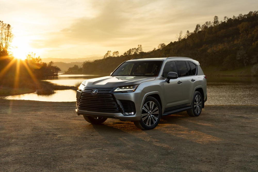  Lexus Rilis 2 Model Flagship di GIIAS 2025: LX 700h dan LC 500h