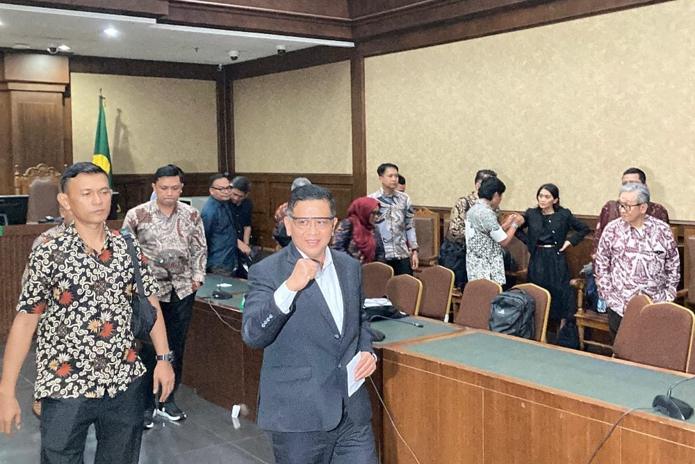 Hasto Disambut Ganjar, Basarah, hingga Djarot Usai Divonis 3,5 Tahun Penjara