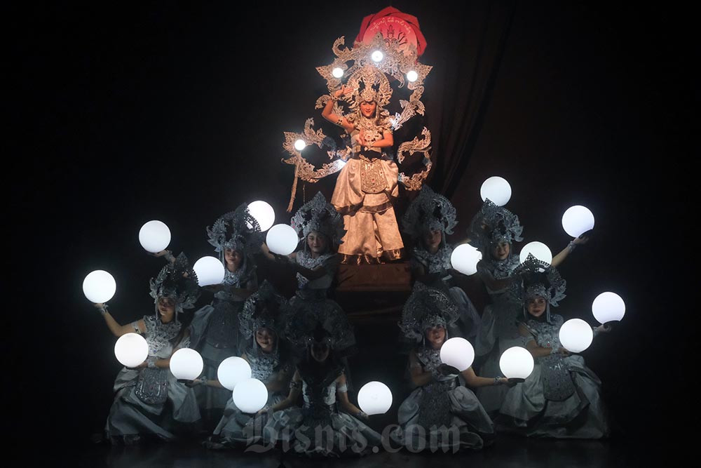  Tari Kontemporer Cipta Rwa Loka Tampil Pada Festival Seni Bali Jani 2025