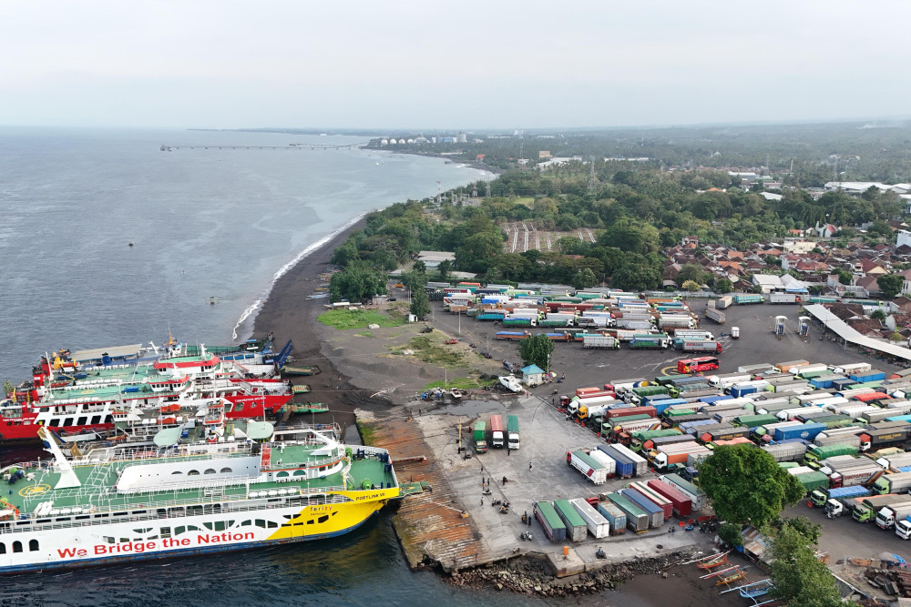  ASDP Tambah Kapal untuk Urai Kemacetan di Pelabuhan Ketapang