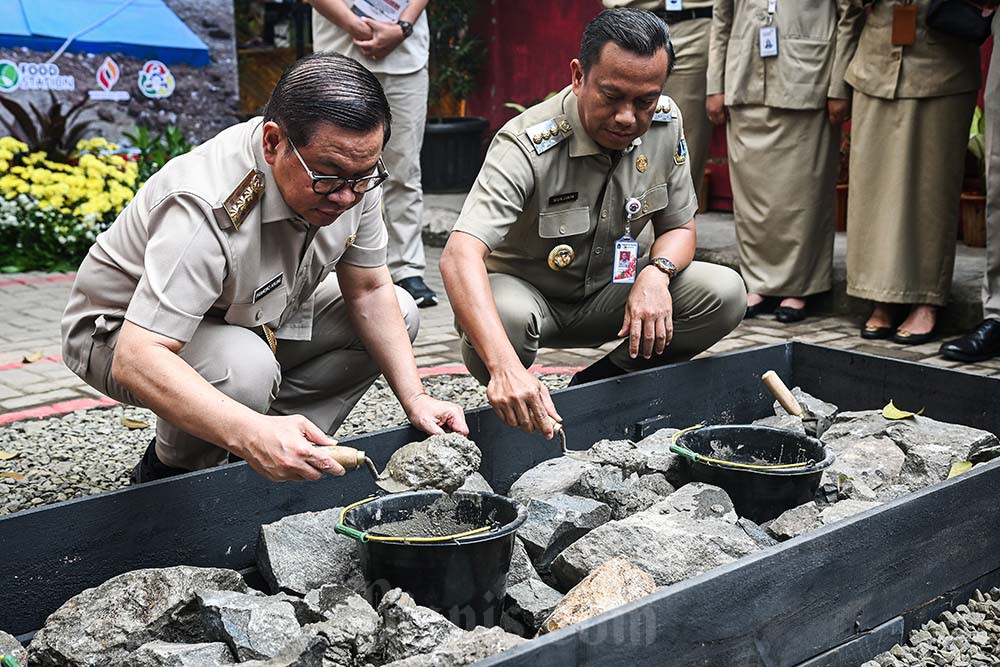  Gubernur DKI Jakarta Pimpin Pembangunan Septic Tank Skala Rumah Tangga