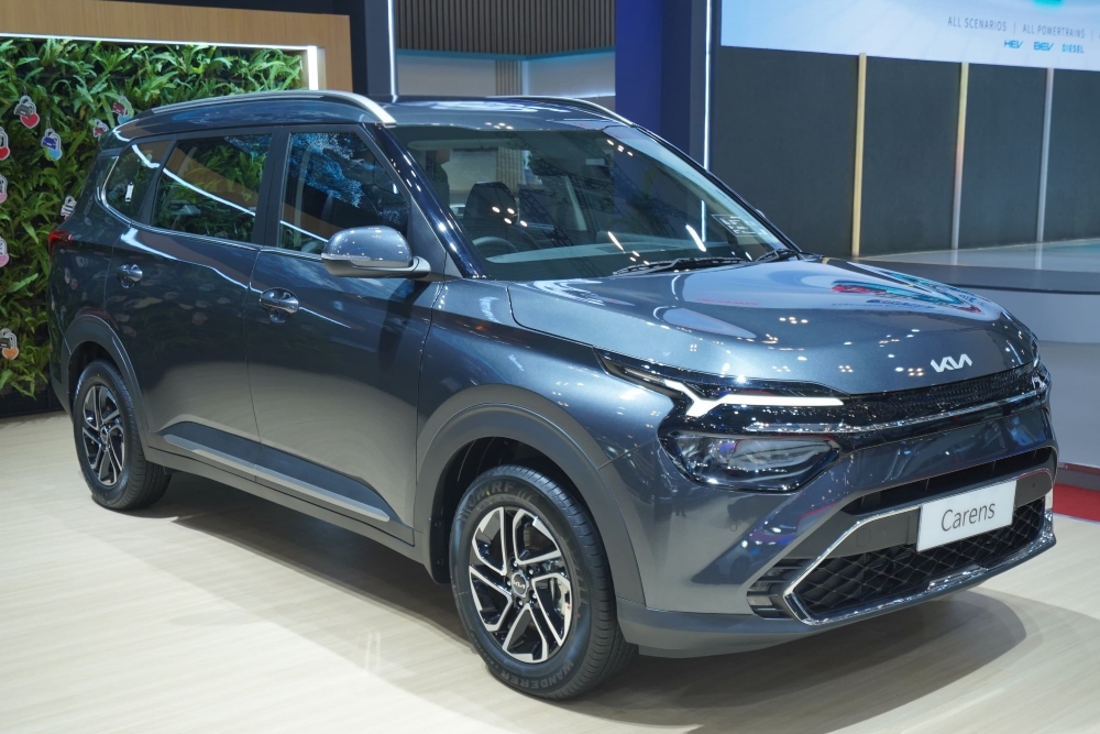 GIIAS 2025: KIA Andalkan Carnival Hybrid dan Carens