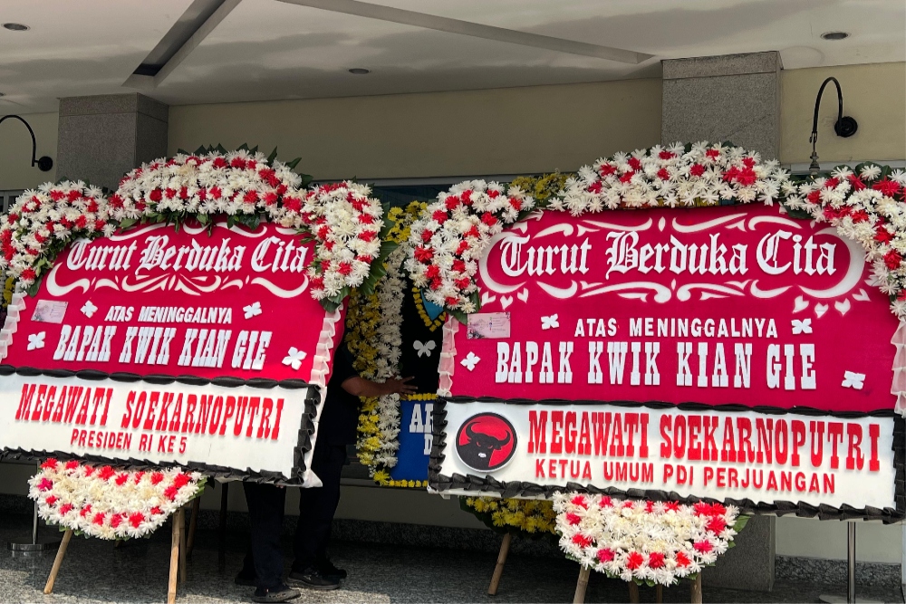  Megawati Kirim Karangan Bunga atas Wafatnya Kwik Kian Gie