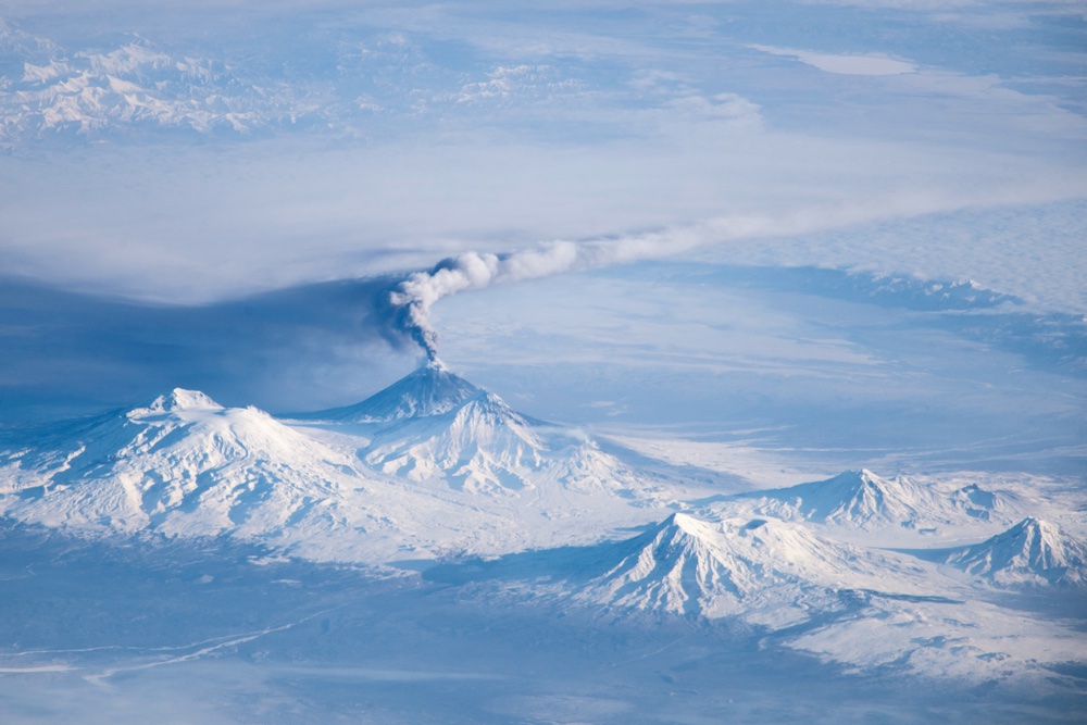  Gunung Api Klyuchevskoy di Rusia Meletus Usai Gempa Dahsyat