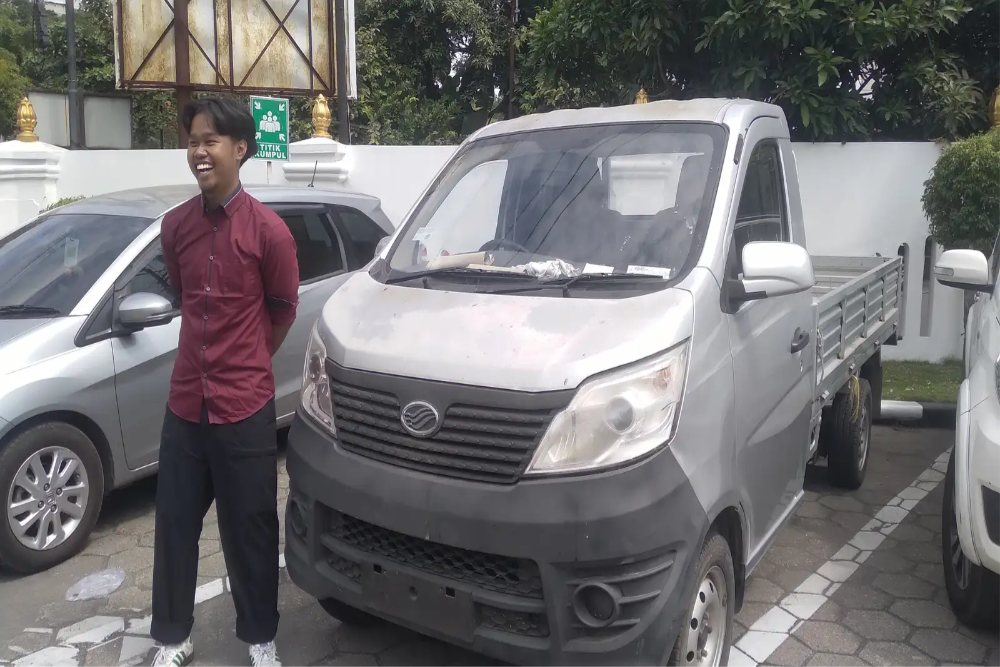  Gugat Jokowi, Remaja Ini Bawa Mobil Esemka ke PN Solo