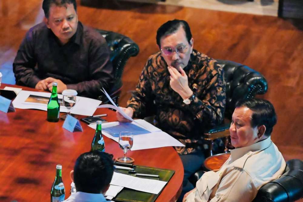  Prabowo dan Luhut Cs Bahas Strategi Ekonomi di Hambalang