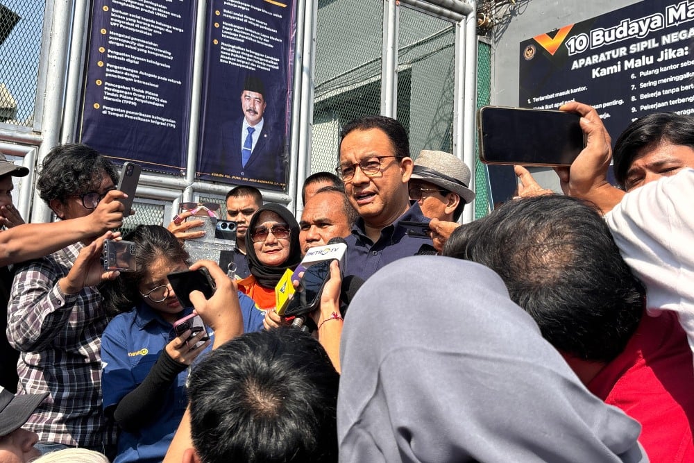 Anies Sambangi Rutan Cipinang Usai Tom Lembong Dapat Abolisi dari Prabowo