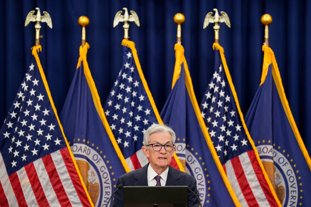 Gubernur Federal Reserve (The Fed) Jerome Powell berbicara dalam konferensi pers setelah pertemuan Komite Pasar Terbuka Federal (FOMC) di Washington, DC, Amerika Serikat pada Rabu (18/6/2025). / Bloomberg-Kent Nishimura