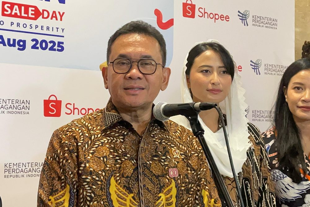 Menteri Perdagangan (Mendag) Budi Santoso dalam acara Kick Off ASEAN Online Sale Day (AOSD) 2025 di Kantor Kementerian Perdagangan (Kemendag), Jakarta, Kamis (7/8/2025). — Bisnis/Rika Anggraeni