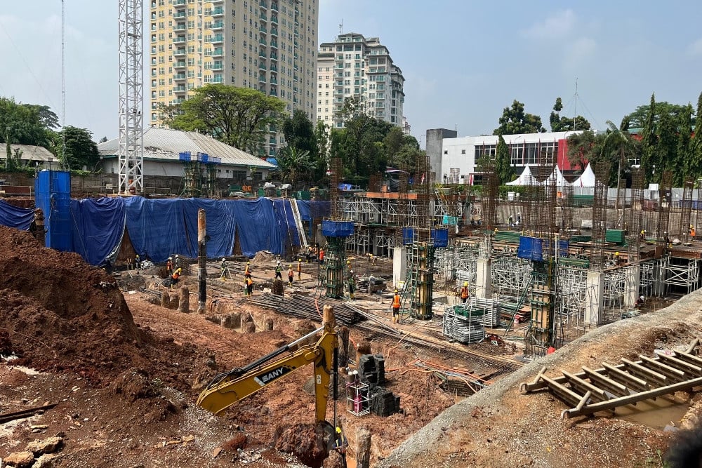 Pembangunan proyek di kawasan milik PT Metropolitan Kentjana Tbk, Pondok Indah, Jakarta Selatan yang menjadi sasaran demo ormas pada Rabu (6/8/2025). Kawasan ini menjadi bagian dari tanah eigendom verponding yang dikelola perseroan sejak 1973./Bisnis-Reyhan Fernanda Fajarihza