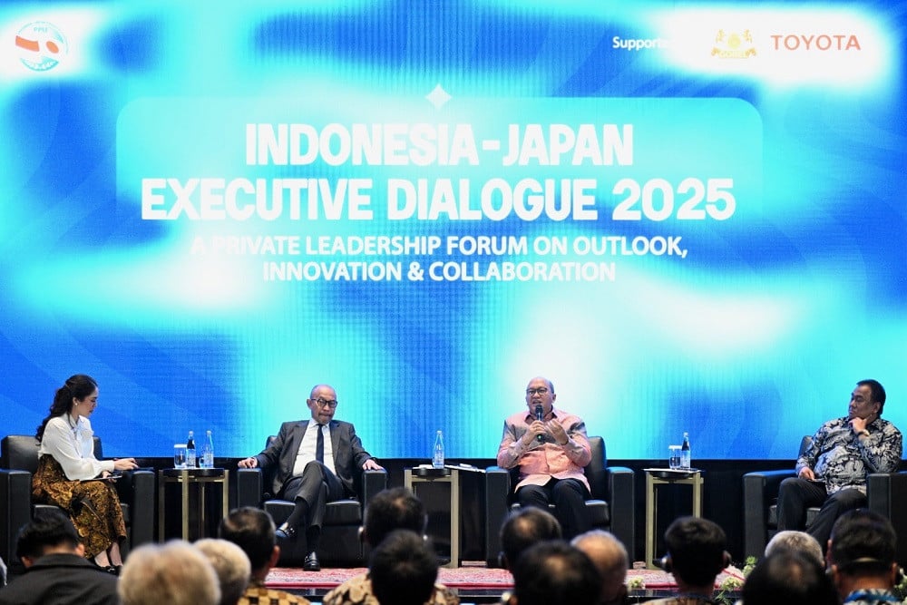 (Kanan–Kiri) Rachmat Gobel, Rosan Perkasa Roeslani, dan Muhammad Chatib Basri saling berbagi pandangan dalam forum Indonesia–Japan Executive Dialogue 2025./Istimewa