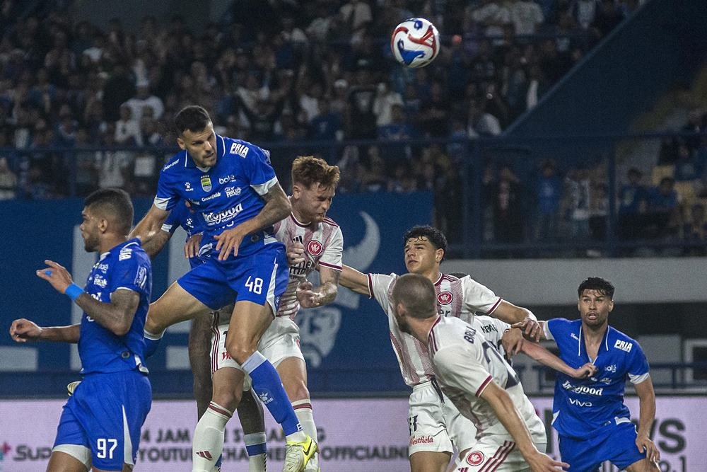 Tim Persib Bandung akan menghadapi Semen Padang FC dalam laga perdana Indonesia Super League. Prediksi Skor Persib Vs Semen Padang FC 9 Agustus, Susunan Pemain, H2H/Antara