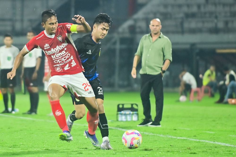Pemain Bali United, Ricky Fajrin (kiri). Bali United akan berhadapan dengan Persik Kediri. Prediksi Skor Bali United vs Persik 10 Agustus, Susunan Pemain, H2H, Preview/Antara