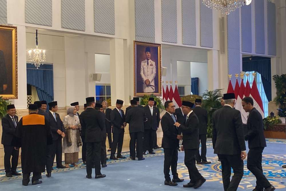 Suasana jelang pengucapan sumpah/janji wakil ketua mahkamah agung bidang Yudisial, dan pelantikan Kepala dan Wakil Kepala Badan Otorita Pengelola Pantai Utara Jawa, Kepala Badan Industri Mineral, Kepala BNN, Kepala BNPT, dan para Dubes LBB RI di Istana Negara, Senin (25/8/2025)./ Akbar Evandio