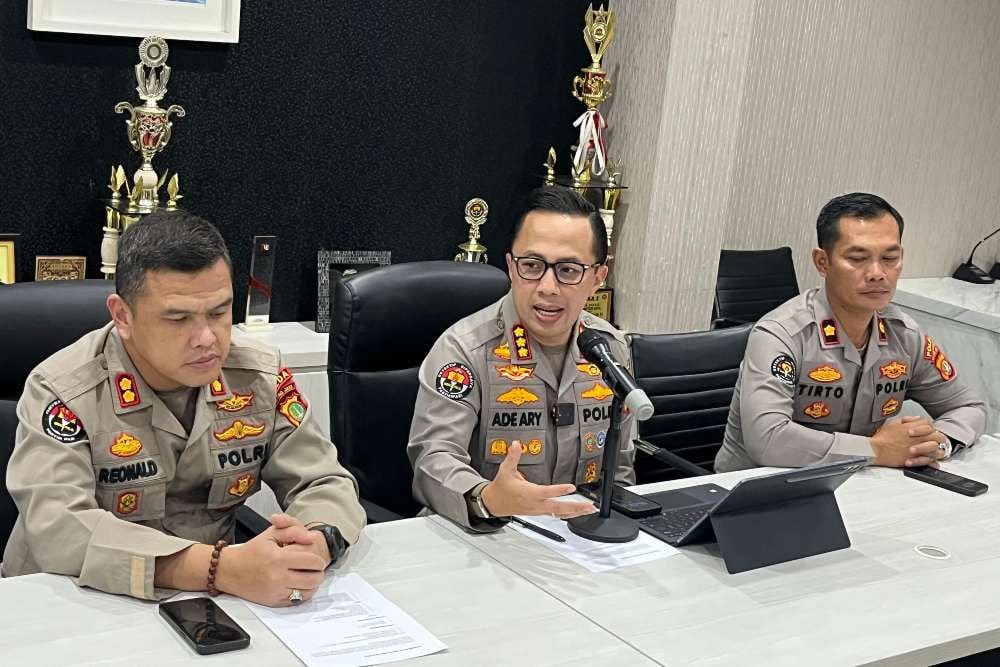 Kabid Humas Polda Metro Jaya, Kombes Ade Ary Syam Indradi di Polda Metro Jaya, Rabu (27/8/2025)/Bisnis-Anshary Madya Sukma