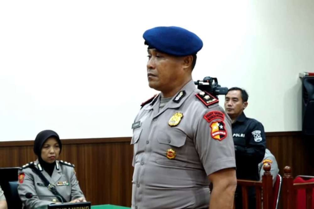 Kompol Kosmas diberhentikan tidak hormat terkait pelanggaran tercela atas kasus kematian pengemudi ojol Affan Kurniawan (21) yang dilindas mobil Brimob, Kamis (28/9/2025) malam./Anshary