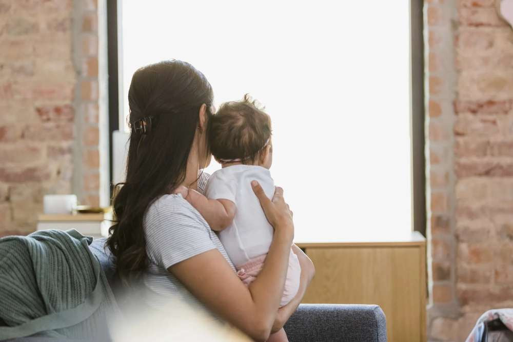 10 Arti Mimpi Menggendong Bayi, Ada Pertanda Baik dan Buruk