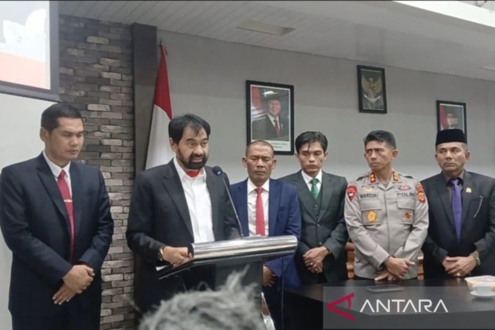 Gubernur Aceh Tahan Tangis, Sebut Bencana Banjir Seperti "Tsunami Kedua"