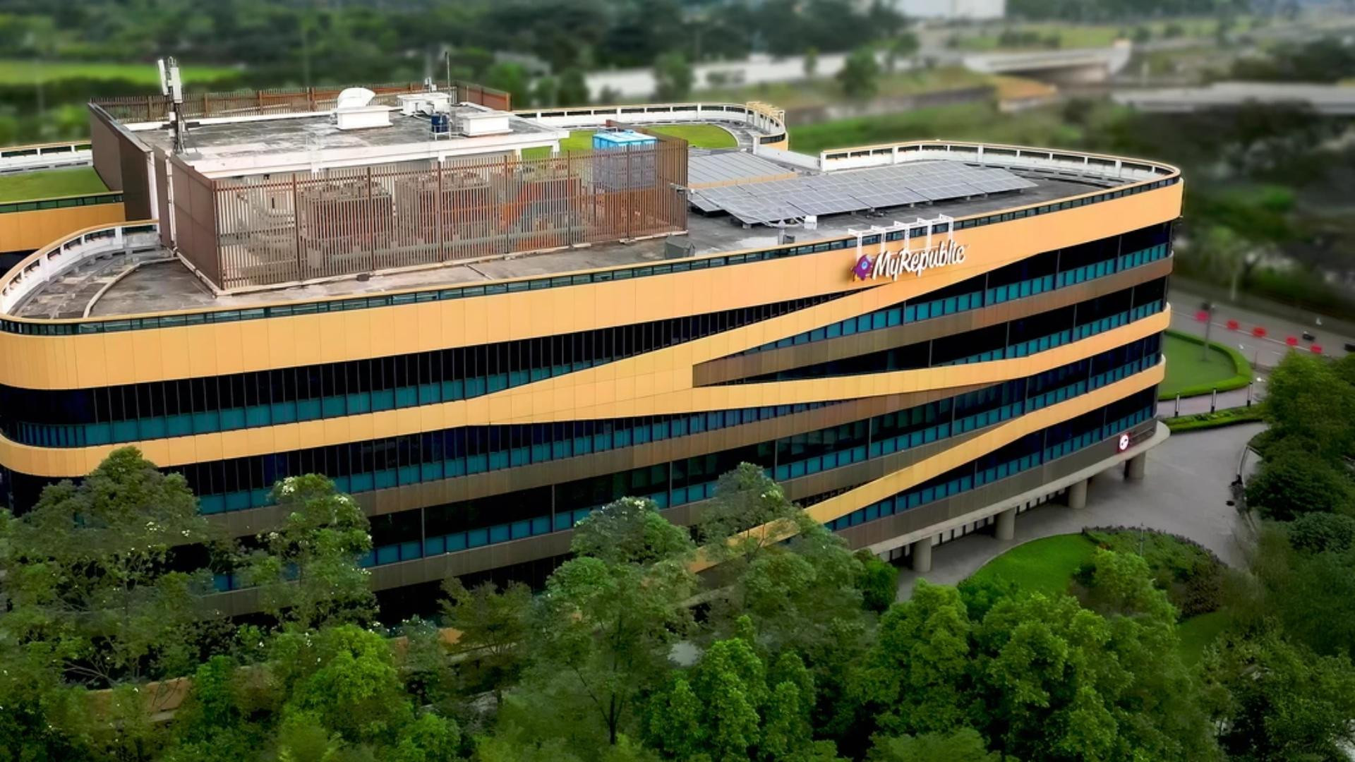 Bisnis Segmen Teknologi dan Internet Emiten Sinarmas (DSSA) Makin Moncer