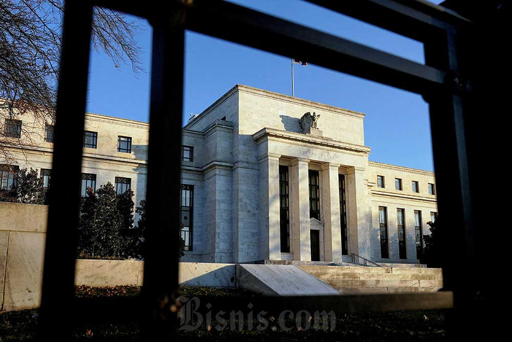 Suasana di depan dedung Federal Reserve di Washington, Amerika Serikat. Reuters/Joshua Roberts