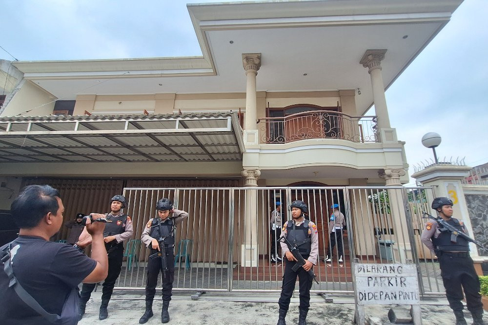 Bareskrim Polri Geledah Rumah Mewah di Surabaya, Diduga Kasus TPPU & Emas Ilegal