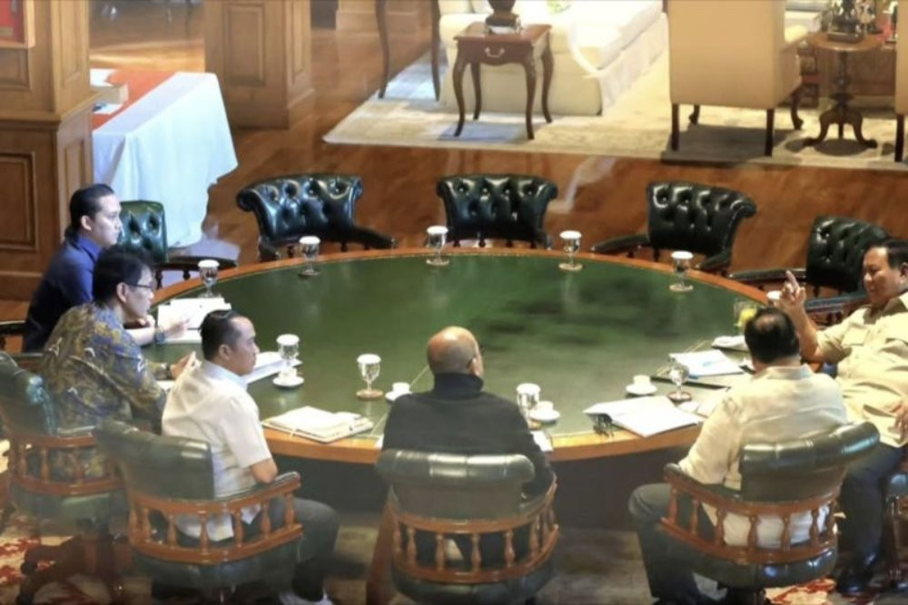 Prabowo Gelar Lima Ratas di Hambalang, Bahas Pendidikan, Geopolitik hingga Mudik